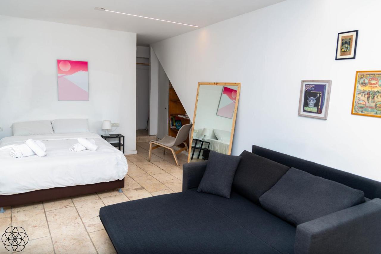 Beach Apartments North Jaffa - By Bookiz テル・アビブ エクステリア 写真